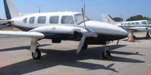 Houston Piper Navajo / Cheyenne / Chieftain Charter