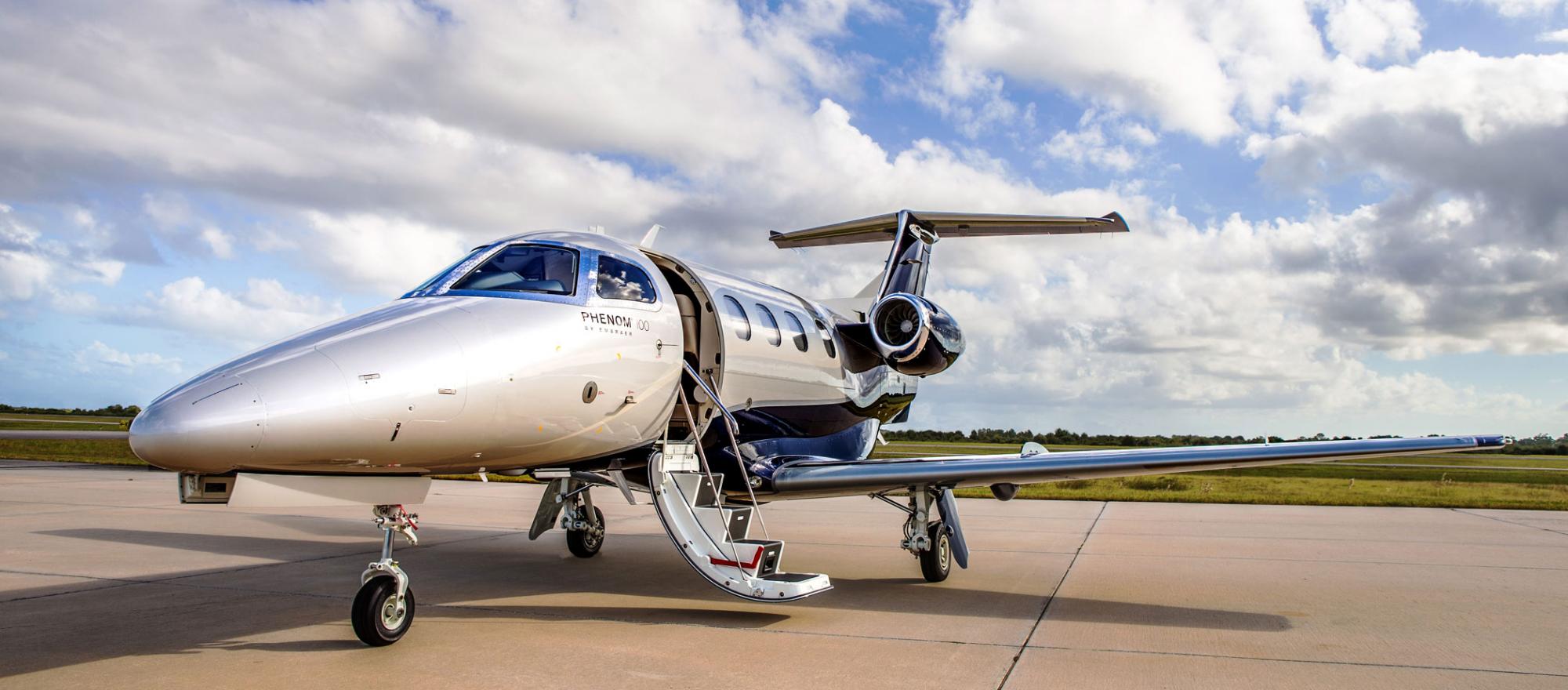 Embraer Phenom 100 very light jet private aircraft for Houston charter