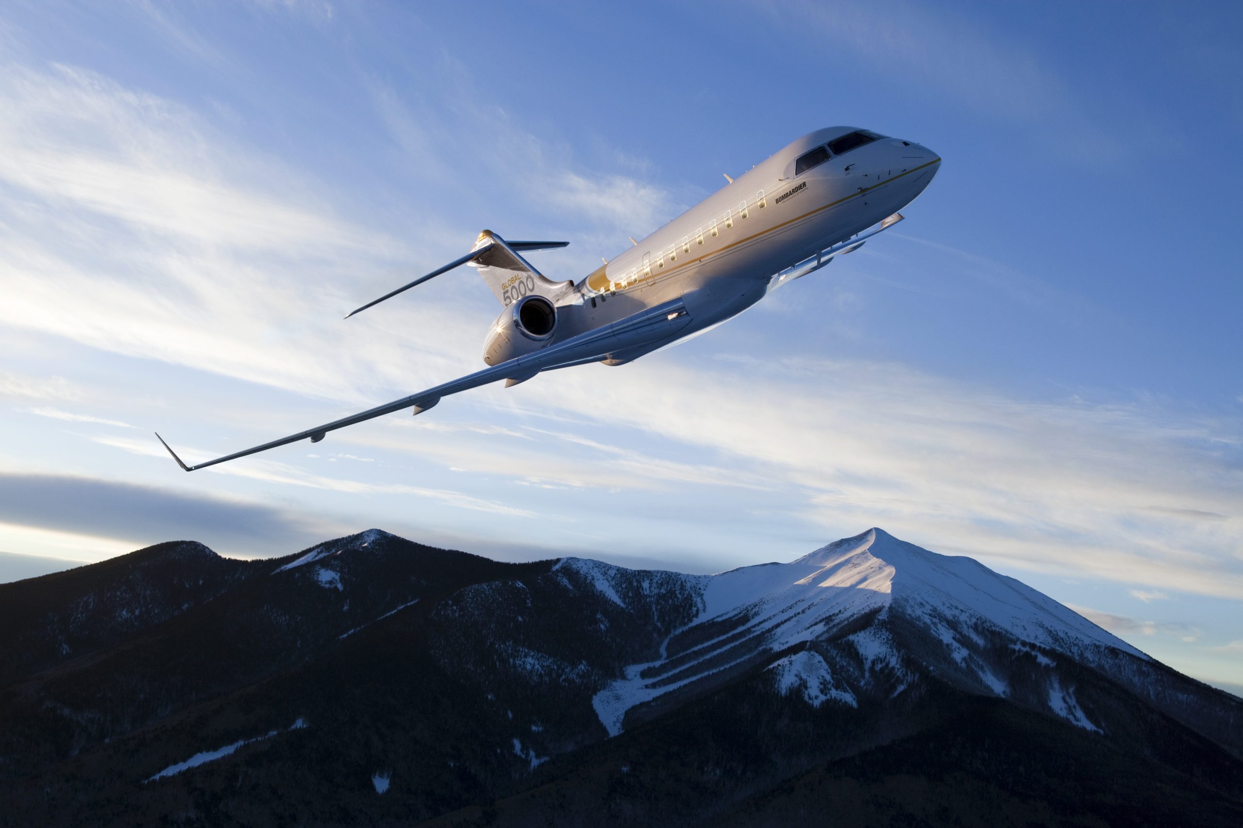 Global 5000 long range jet private aircraft for Houston charter